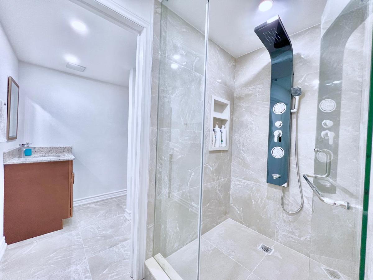 Cozy Home In Richmond Hill With Free Parking Extérieur photo
